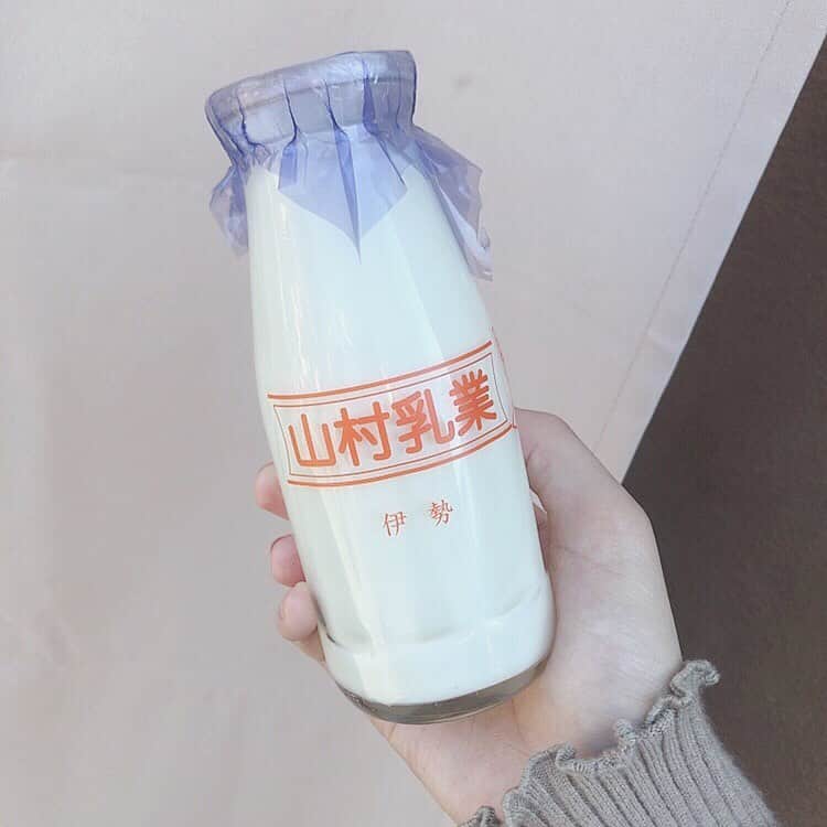 石原優衣さんのインスタグラム写真 - (石原優衣Instagram)「🥛 ﻿ ﻿ いろんな場所の牛乳飲むの好きなの🐄﻿ ﻿ ﻿ ちなみに成分無調整がすき🤍﻿ ﻿ ﻿ ﻿ 味全然違うんだよ！！！！ #こんな時こそ過去の写真を放出しよう #おうち時間 #stayhome﻿」5月1日 21時00分 - yuyu_ishihara