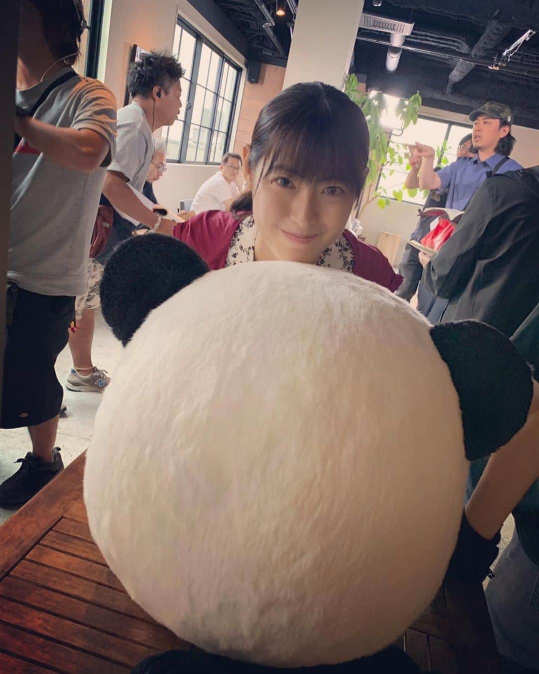 瀧本美織のインスタグラム：「24:55〜「運命から始まる恋」4話放送です！夜遅いですがみてね…🤤💛 現場のオフショット🐼  It is episode 4 broadcast!  Please check it out! Off-site shot. . . 《命中注定我爱你》4集广播 夜晚，但是看！ .  #フジテレビ  #ドラマ  #運命から始まる恋  #ノーカット完全版はfod  #命中注定我爱你」