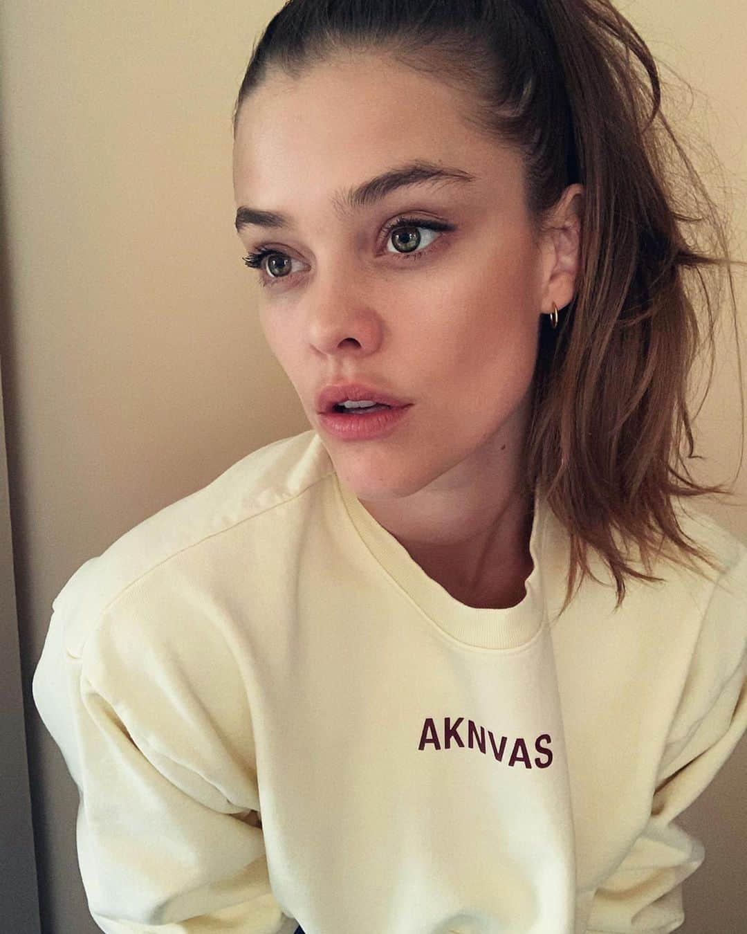 ニーナ・アグダルさんのインスタグラム写真 - (ニーナ・アグダルInstagram)「Never met a sweatshirt I didn’t like」5月2日 3時58分 - ninaagdal