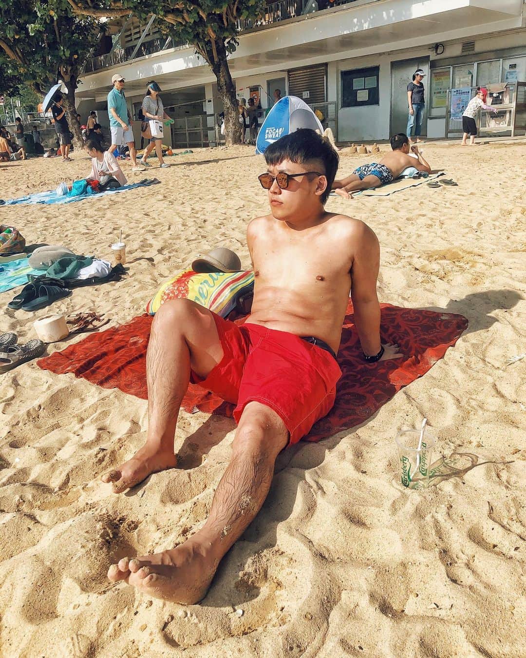 FATKINGのインスタグラム：「™️ 數唔數到我有幾多舊腹肌🍫  #我數到8 #不要問我自信從哪裡來 #AbsForLife」
