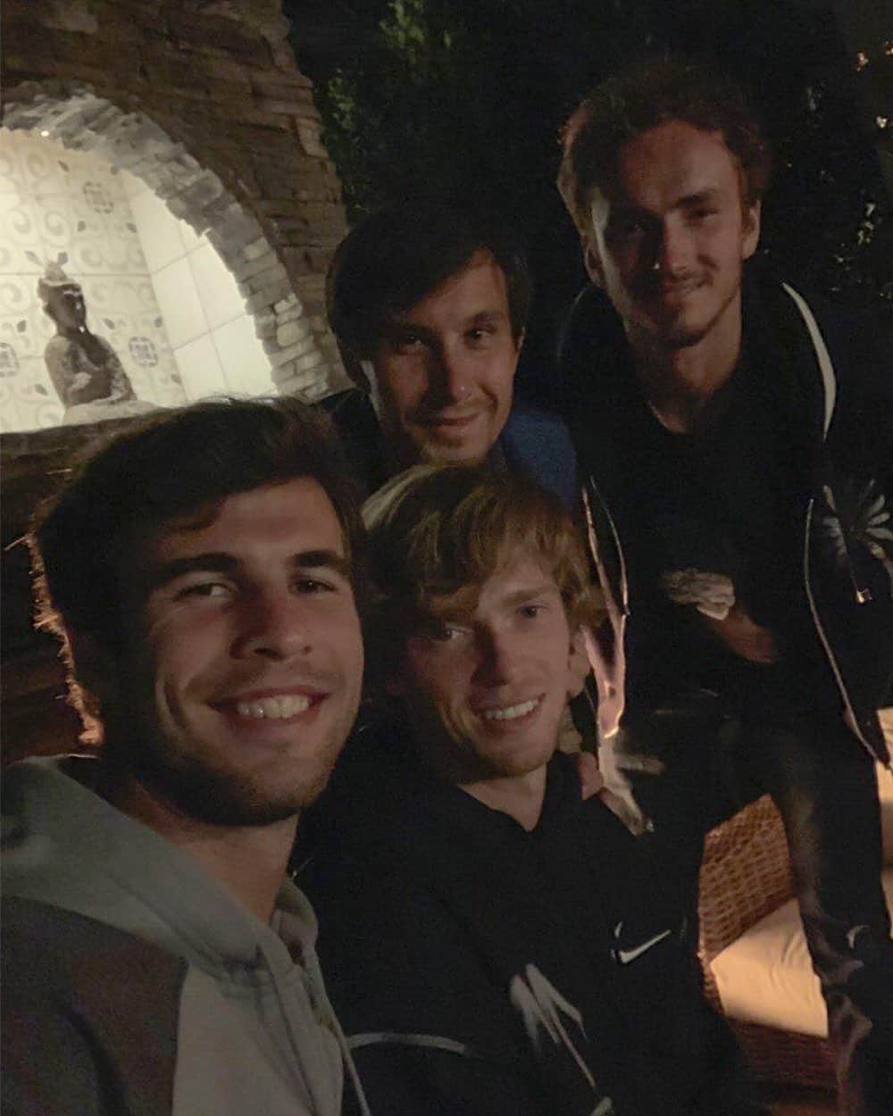 のインスタグラム：「Can’t wait to go back on tour and see these fellas again!🎾🇷🇺 ⠀  Жду возвращение тенниса и встречи с этими ребятами! 🎾🇷🇺」