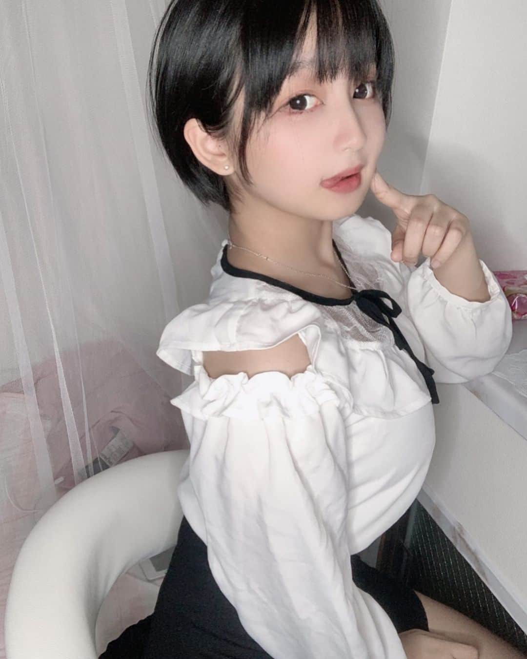 佐藤なつきのインスタグラム：「しょーと  #セルフィー」