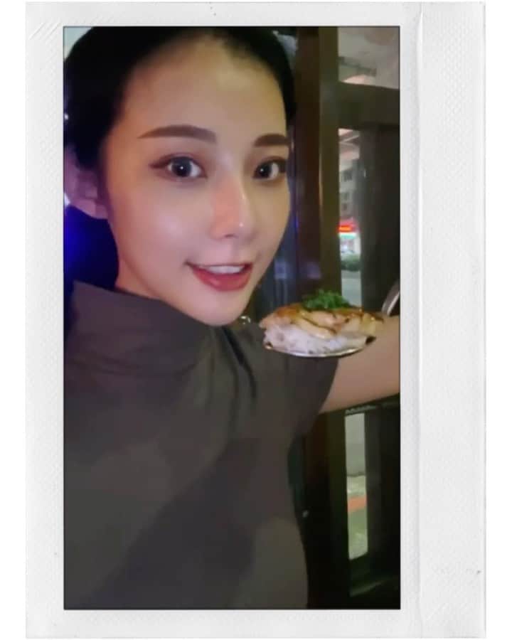張香香のインスタグラム：「歐某～🥺🤤❤️」