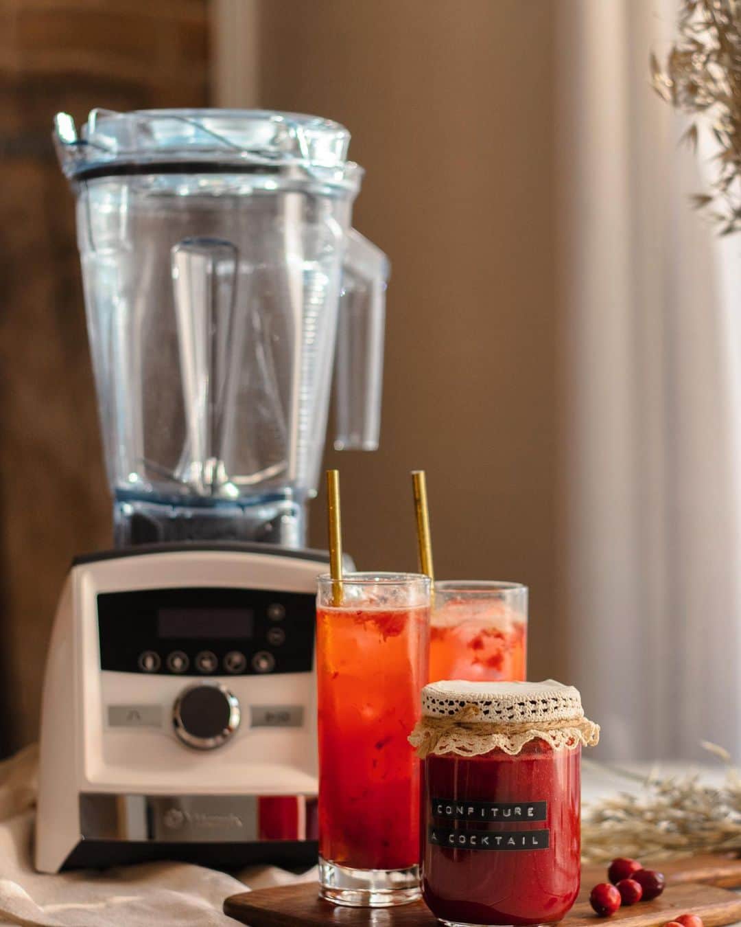 Vitamix Global Headquarters Real foodさんのインスタグラム写真 - (Vitamix Global Headquarters Real foodInstagram)「In a jam? Try this fix 🛠️ • Cocktail Jam  2 oz Cranberry Cocktail Jam 1 oz Grand Marnier 2 oz Prosecco • 👆Feel free to use any jam you have in the pantry with this recipe. • 📸: @1ou2cocktails 👈follow for more cocktail recipes🍸 • #repost #1ou2cocktails #cocktails #mocktails #recipe #jam #prosecco #vitamix #myvitamix」5月1日 23時49分 - vitamix