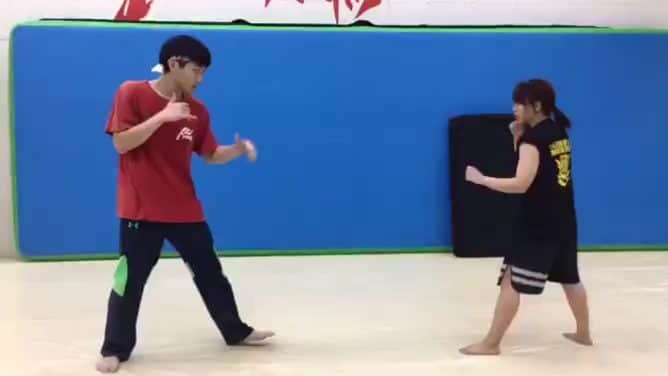 中島翔子のインスタグラム：「はよアクションも練習したいですその1。去年の7月。 #AACSTUNTSGYM  #action」