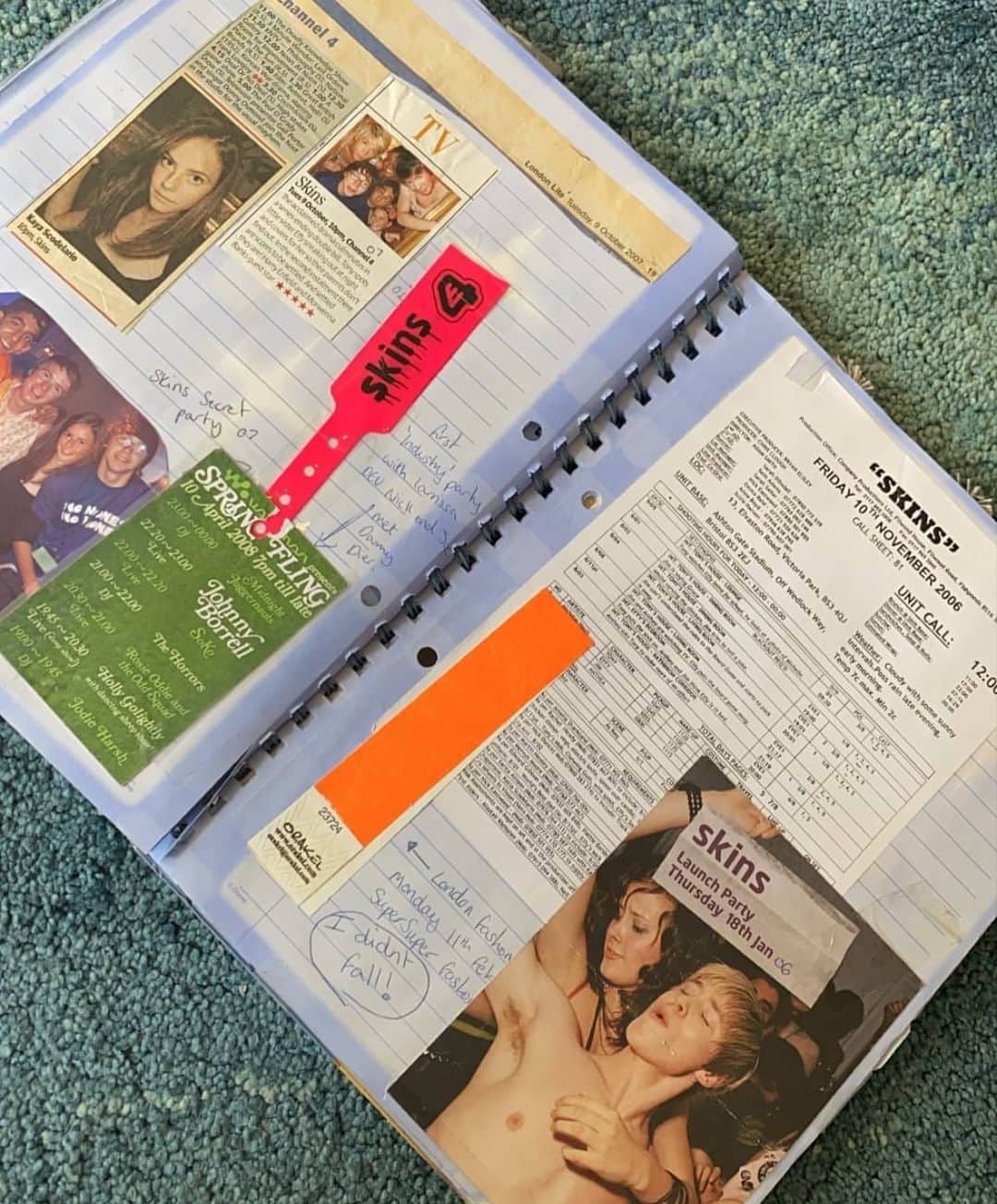 カヤ・スコデラリオのインスタグラム：「Unearthed my scrap book from 10years ago. Lots of beautiful memories. Some painful ones that I wrote down but I’ll do something with that one day. Excuse the severely dyslexic spelling..」