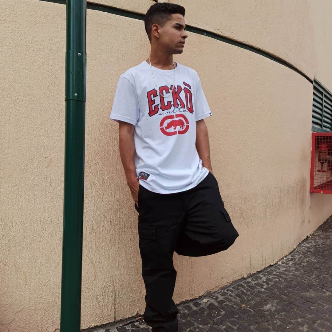 エコーレッドのインスタグラム：「Nothing fits better than a classic @oxi_osasco」