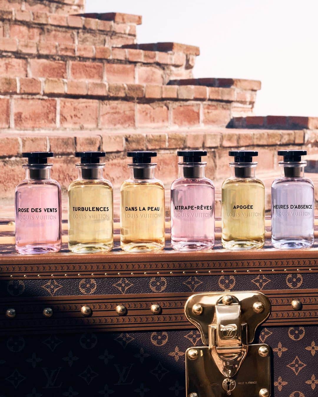 ルイ・ヴィトンさんのインスタグラム写真 - (ルイ・ヴィトンInstagram)「A profusion of possibilities. Each fragrance in Les Parfums #LouisVuitton Collection promises a rich sensorial escape. #LVParfums」5月2日 0時03分 - louisvuitton
