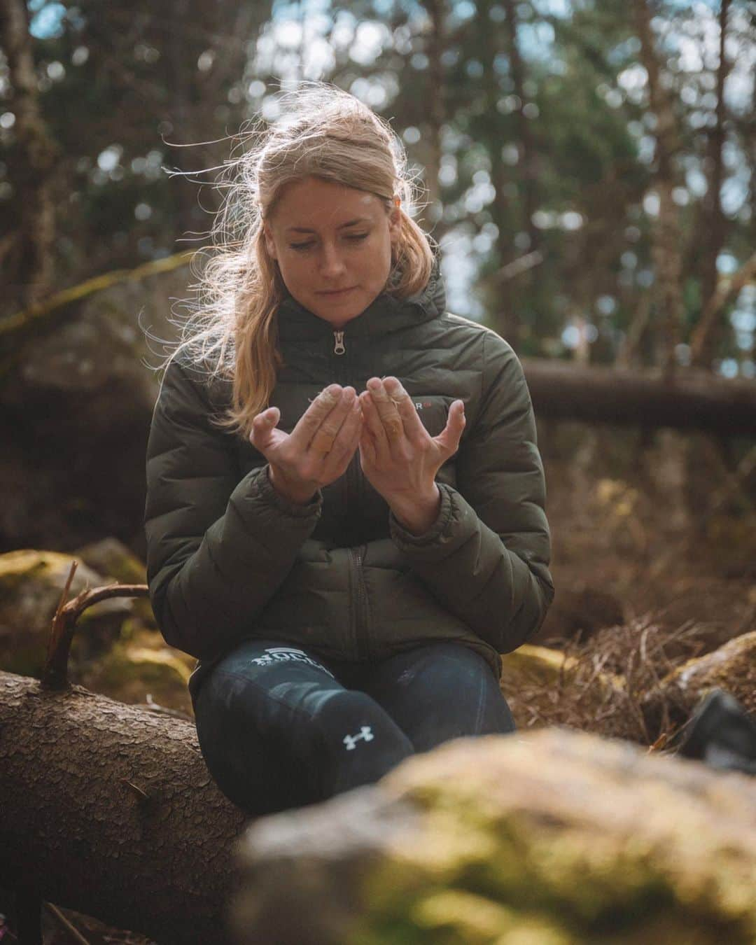 マチルダ・セーデルルンドさんのインスタグラム写真 - (マチルダ・セーデルルンドInstagram)「Some of the key features of the battle with Armstrong assis (8B); two finger crimping on crystals, falling off the last move (6 times!), contemplating on how many more tries I can give before my skin is completely wrecked, lots of tape, splits... 😆  On a more serious note. This month I was supposed to be in Switzerland for my first project and goal of the year. Obviously I’m still in Stockholm and we’ve been able to keep climbing outside here. Before this season I had bouldered outside a handful of times (but I do it a lot in my training indoors ofc). It’s been super rewarding to discover the bouldering in my home area and also to experience the process of a bouldering project (quite different from sport climbing I would say). Armstrong assis took me 9 sessions in total, I fell on the last move so many times I started doubting that I was capable of sending it haha - then, with taper up skin and splits on 4 fingers, it suddenly happened. So happy 🤩 Hopefully a little video is coming soon!  Thanks to my coach @melissaleneve for your dedication and psyche, it’s so cool to be able to share this process with you! Can’t wait for what’s next!  Stay safe everyone 🤍」5月2日 0時13分 - matilda_soderlund