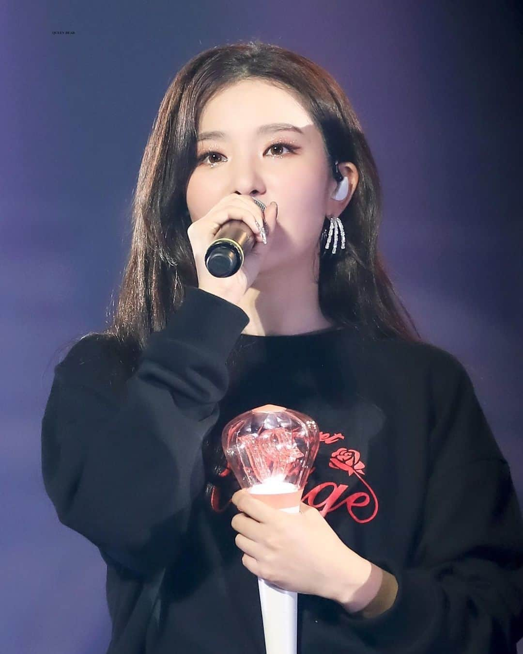 スルギさんのインスタグラム写真 - (スルギInstagram)「SEULGI - La Rouge 🌹 📸: Queen Bear @hi_sseulgi @redvelvet.smtown #REDVELVET #레드벨벳 #SEULGI #슬기 #🐻」5月2日 0時11分 - kristiandawal29