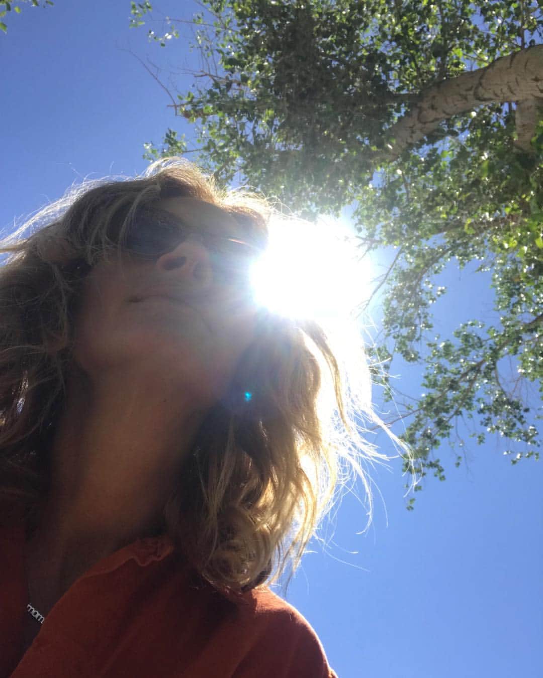 のインスタグラム：「May, please be gentle. #weareinthistogether #stayhome」