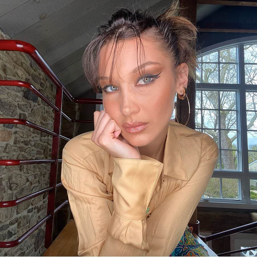 ベラ・ハディッドさんのインスタグラム写真 - (ベラ・ハディッドInstagram)「had some time .... @diormakeup ☘️」5月2日 0時45分 - bellahadid