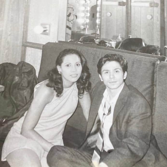 のインスタグラム：「Taking it waaaaaay back.  Filming #DeadPresidents in 1994 @freddyrodriguezofficial sent me this picture a couple of days ago and it just filled my heart. He just posted it so I figured I’d double down. Thank you love! #babies #nycfilm #nyc #actor #fbf #memories」