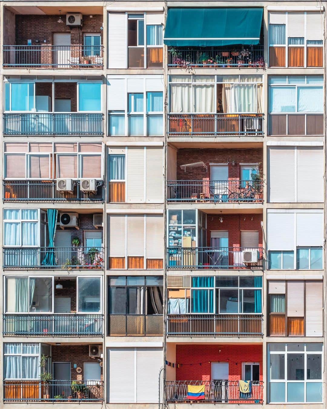 Nicanor Garcíaのインスタグラム：「Small planet : Pequeño planeta #nicanorgarcia @travelarchitectures」