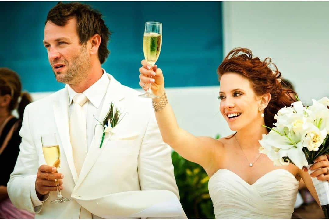 エイミー・デビッドソンさんのインスタグラム写真 - (エイミー・デビッドソンInstagram)「10 years ago we said I do. There was electricity in the air. The crazy wind. The sand blowing everywhere. It was a magical day, Babe. . . How has 10 years flown by so quickly? It truly feels like yesterday...10 years of laughs, tears, joy and pain. 10 years of seeing eye to eye, bickering and and agreeing to disagree. Loss, love, moments that brought us closer than ever before. We’re experiencing the ultimate gift of parenthood and have been blessed with the sweetest tiny human.🙏🏻 Thank you, God. . . Our journey. Our story...I can’t wait to see what’s next for us. I love you, Babe! Happy Anniversary! 10 years! Whaaaaat?!😘」5月2日 1時27分 - amy_davidson