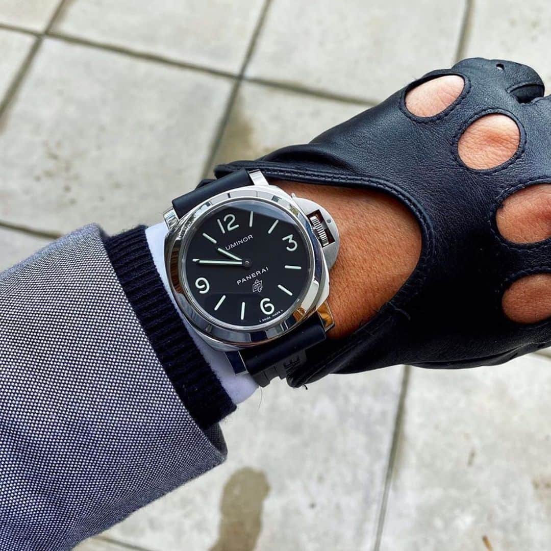 パネライのインスタグラム：「Back to basics with the #Panerai #PAM000 Logo Base dial.  Less is definitely more in some instances. Pic by @fastwatch67 #paneraicentral」