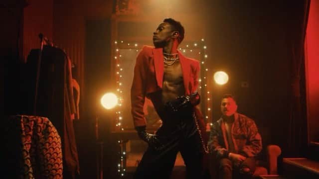 JONTE’のインスタグラム：「#KLASSY out now 😍! CLICK LINK IN BIO.  I’m low key gagging because it’s been a MIN since I took time out for myself to be in the spotlight as a recording artist 🥺. Always bts helping your favs look great, but now Jonte’ needs a 7/8! • Thank you to @jackraynermusic for collaborating w/ me to help make this dream come true. • WE DID IT GUYS. Love all of you for taking the  time to bring her to LIFE 😭❤️! •• • • Production Company: Spittn Image @spittnimage Director: Miles Szanto @milesvictorszanto Cinematographer: Michael Greenwood @homestylecinemagravy Producer: Shawnette Heard @nulyphe02 Editor: @Cal_Laird Choreographer/Dancer: @iamGerranreese @yosheryl  Dancers: @Su.botero, @karintatsuoka @tydryn @yukoyukokai  Stylist: @itzjonce  costume: @kooan @above.olympic  Makeup: @___jmp___  Hair: @ariesroyality87  Personal assistant @franklinpenajr •」