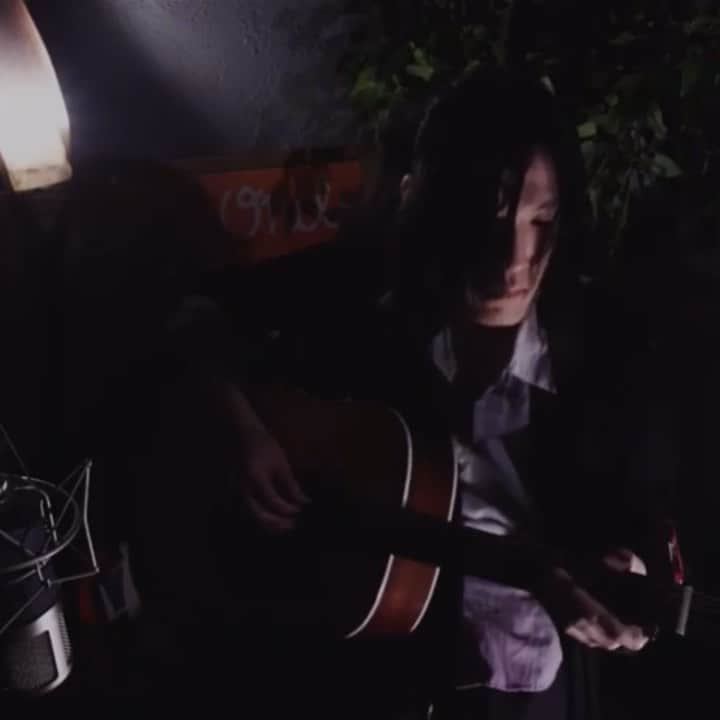 Kyrieのインスタグラム：「"紡"リリースに伴い、本日から"奏"のDL販売が開始されるという事で、 演奏動画を撮影しました。  皆、不安やストレスと向き合わなければいけない日が続く中で、少しでも心穏やかにあれるよう祈りを込めて。  フルバージョンの視聴は此方。 https://t.co/RK7tCtMJRT」