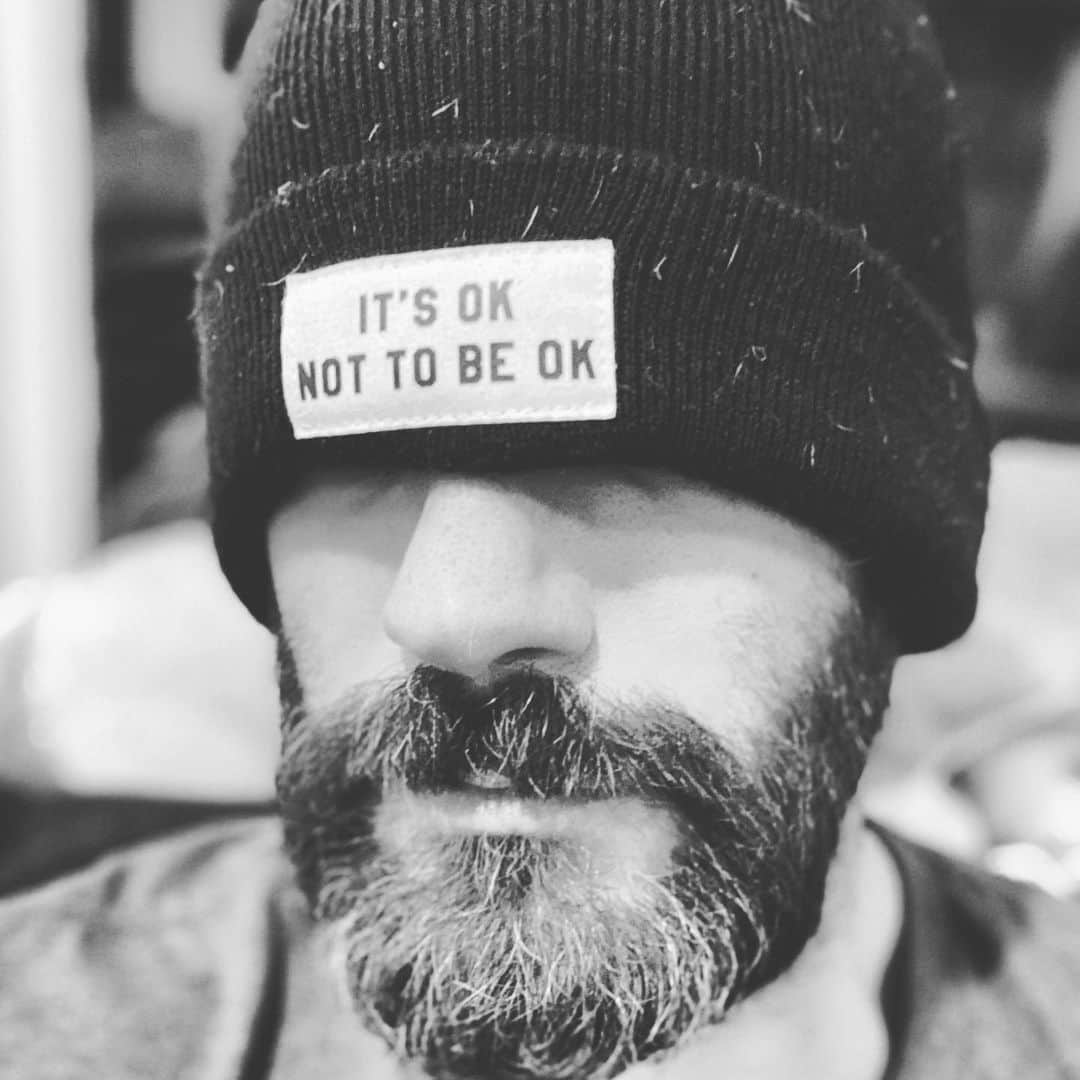 のインスタグラム：「Another reminder at the beginning of #mentalhealthawareness month thanks to @hopefortheday. • There have been a lot of days when I’ve disappeared under this beanie or even just picked it up for the reminder. • If you are struggling or need someone to reach out to please know there will be people to pick up your call. Consider @hopefortheday. #youarenotalone #alonetogether」