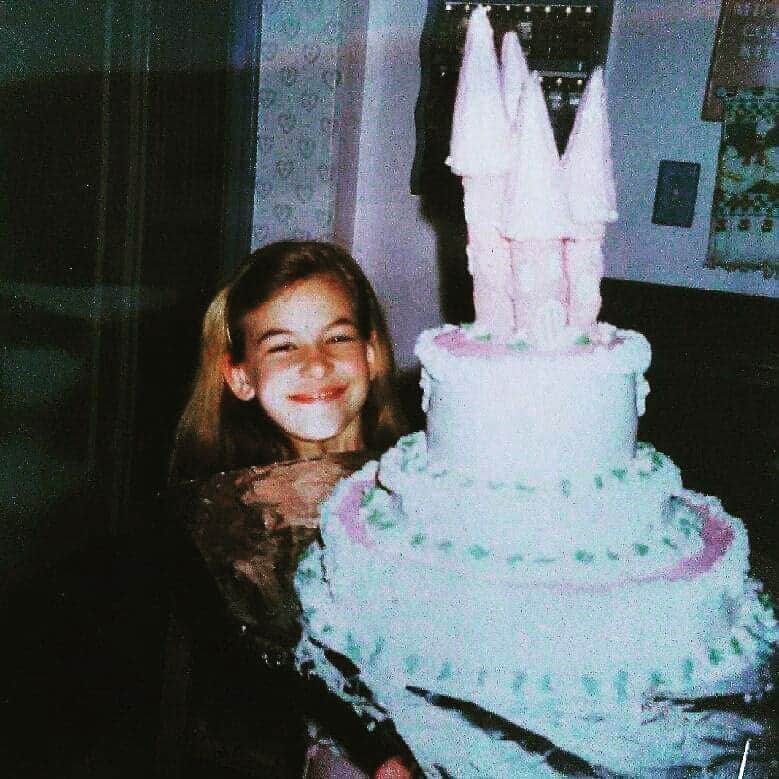 ミーシャ・テイトさんのインスタグラム写真 - (ミーシャ・テイトInstagram)「Happy #FlashbackFriday 🎂🍰 . #cupcaketate #inthemaking #bake #baking #cake #buttercream #layercake #castlecake #throwback #pink #pinkcake #flashback #smile #happy #hometown #tacoma #tacomagirl #tacomawa #washington」5月2日 12時33分 - mieshatate