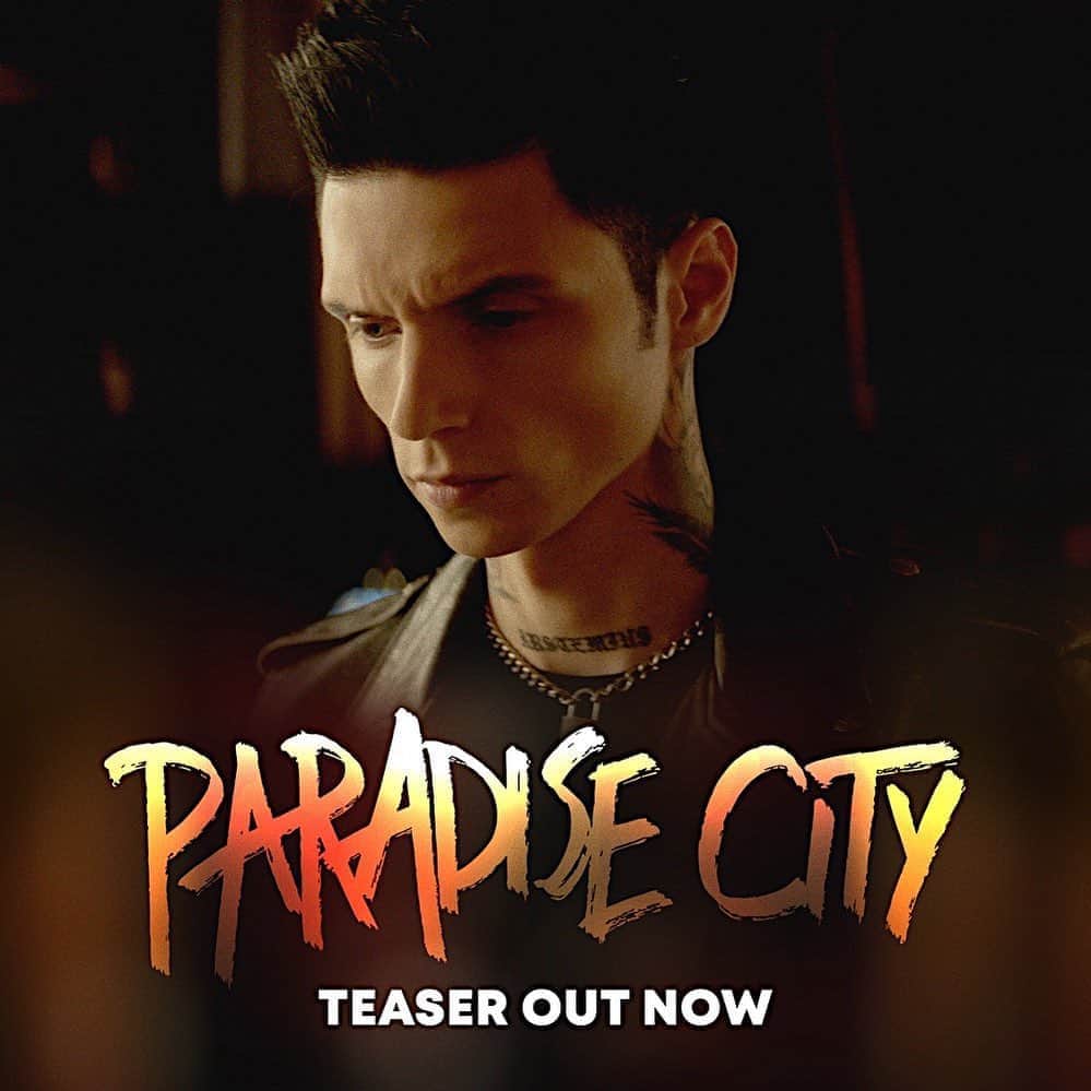 アンディー・ビアーザックのインスタグラム：「Official teaser for season 1 of @paradisecity tv series out now! Link in bio 🦇🖤」