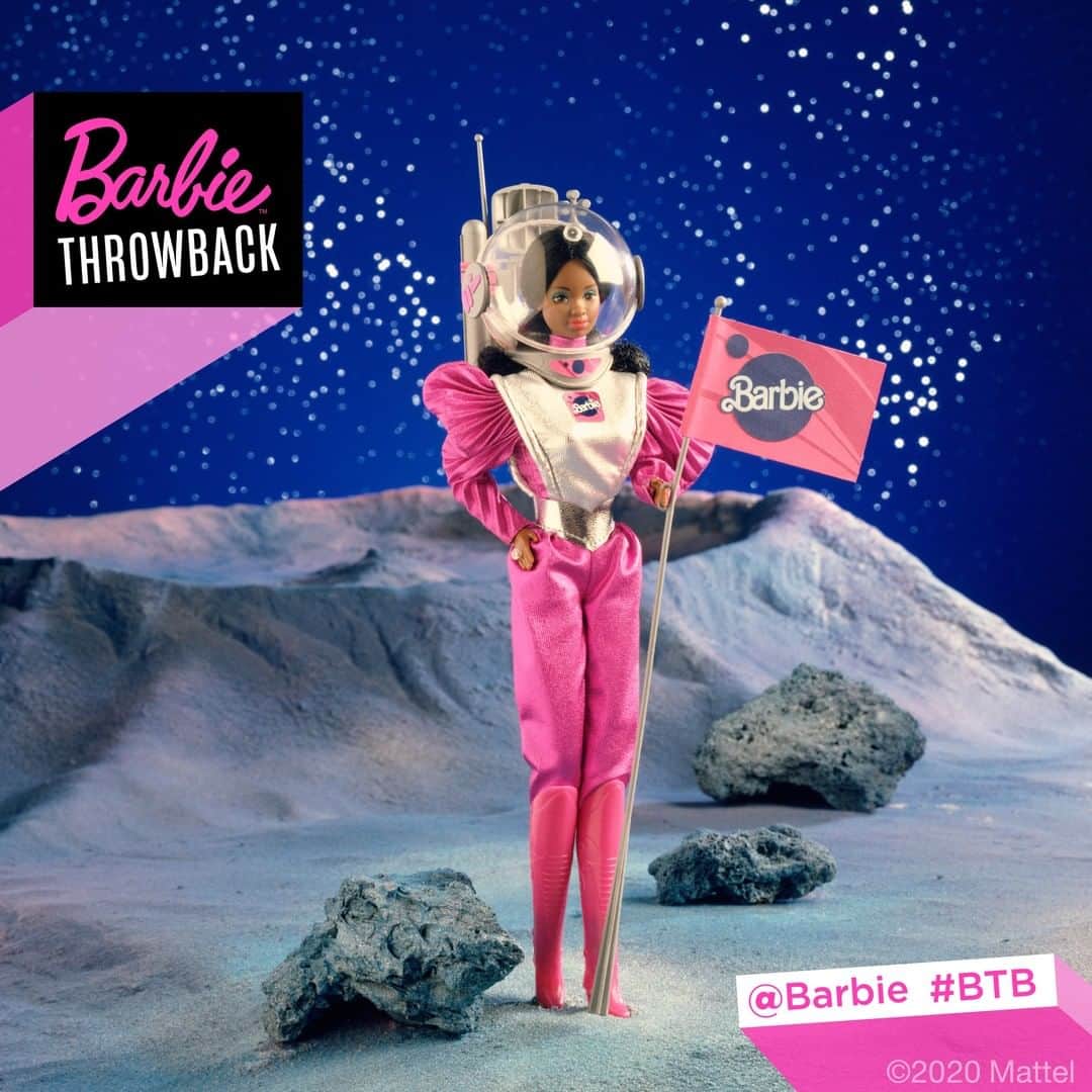 バービーさんのインスタグラム写真 - (バービーInstagram)「Here’s to the groundbreaking female astronauts & scientists of our past and present who not only encourage, but teach us that there are no boundaries to what we can do. 💫 #YouCanBeAnything #NationalSpaceDay ⁣ ⁣ #fbf #btb: 1986, Astronaut #Barbie」5月2日 6時30分 - barbie