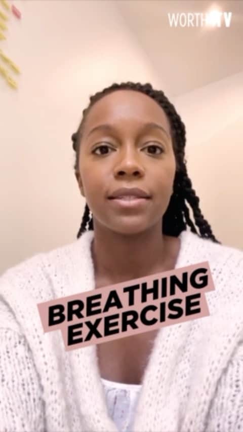 アジャ・ナオミ・キングのインスタグラム：「Take some time to reconnect with yourself by deeply connecting to your breath. This basic breathing technique is designed to help you feel calm and balanced. #LorealParisFamily #FromHomeWithLove ❤️」