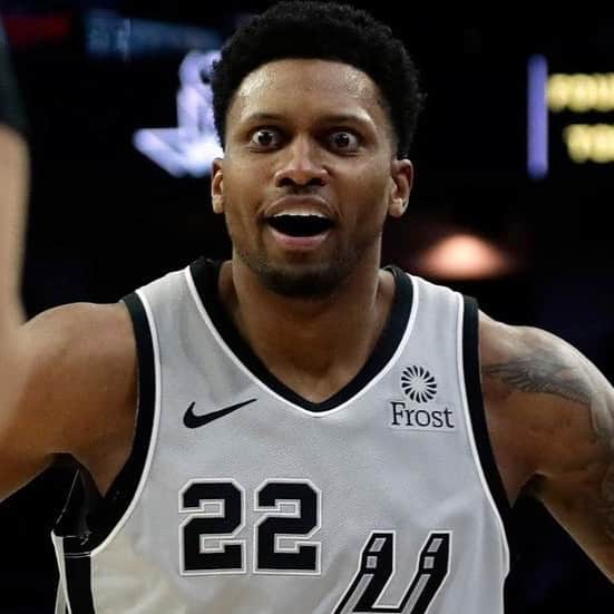 ルディ・ゲイのインスタグラム：「If 👀 has a face to it #spurs」