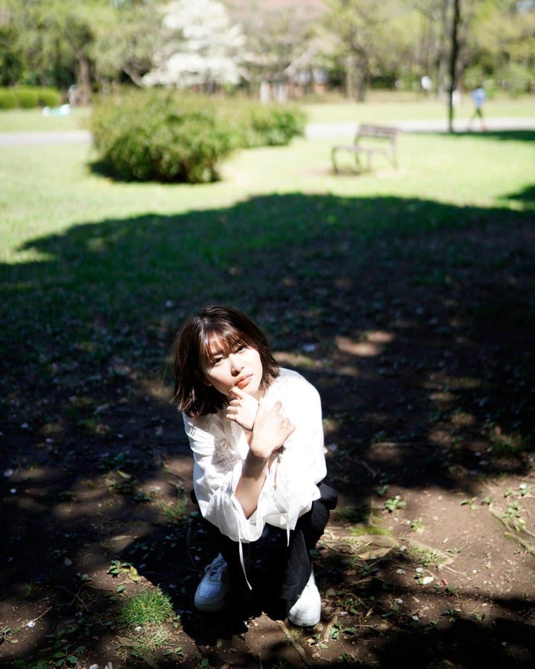 三原勇希さんのインスタグラム写真 - (三原勇希Instagram)「おはようございます🌷朝からラジオで「美の秘訣」を聞かれてました。2258あるうちの3つお話ししました。嘘です、しぼり出しました。J-WAVE の RADIO🍩にて。 近所のお散歩もカメラを持って行くと楽しい。一瞬マスク外して📸」5月2日 9時01分 - yuukimeehaa