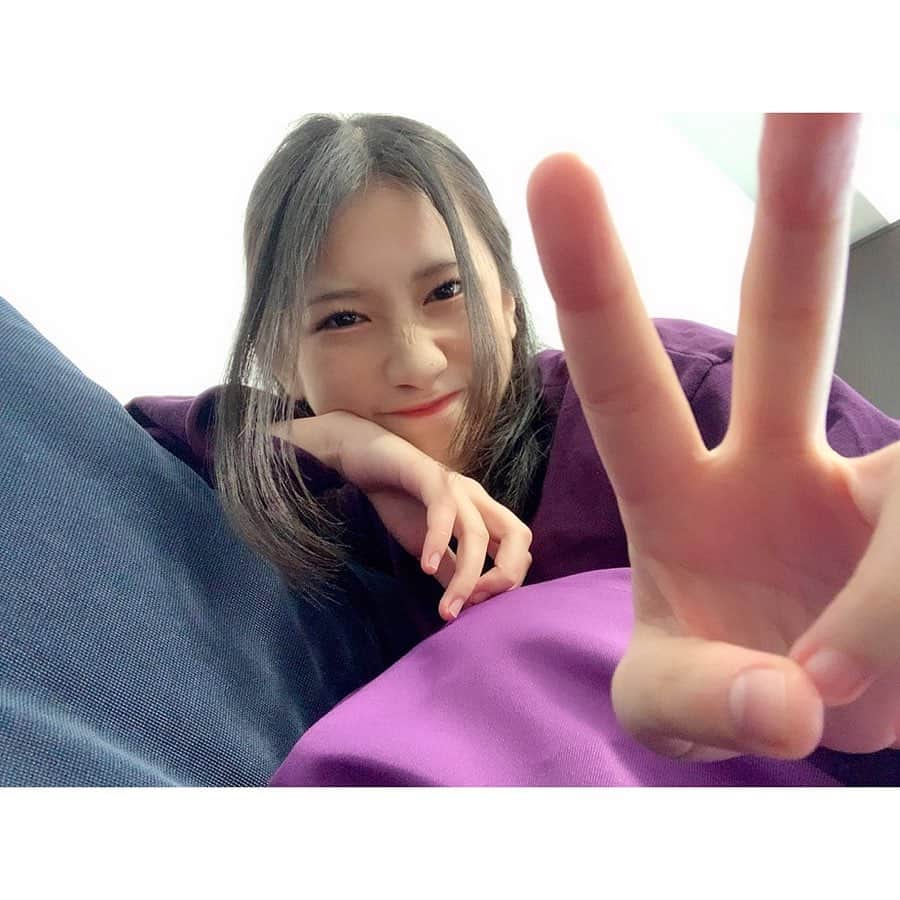 加藤一華さんのインスタグラム写真 - (加藤一華Instagram)「. ✊✌️✌️ . #smile #me #girl #selfie . ※紫の服着すぎなのではなく、 着てた日の写真です😂🤳笑笑」5月2日 10時49分 - ichika_kato