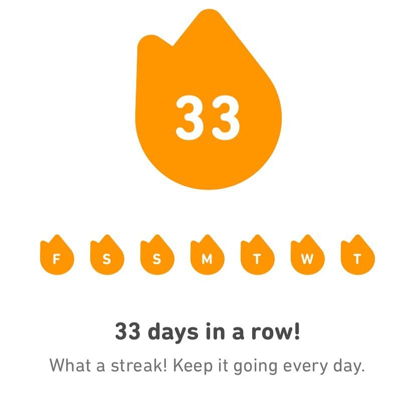 カーキ・キングのインスタグラム：「Hola #duolingo」