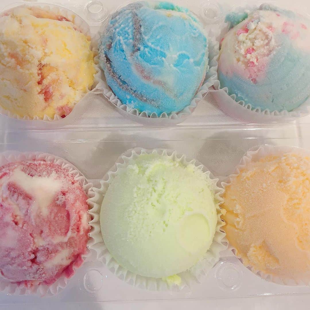 ryuu79hinaのインスタグラム：「おうち時間…🍈🍊 ・ ・ 31アイスクリーム ・ ・ ━━━━━━━━━━━━━━━」