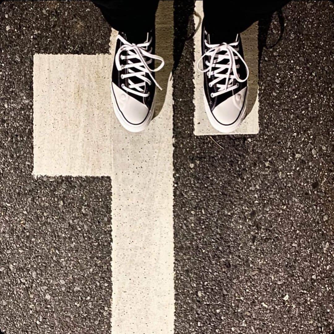 山本里美のインスタグラム：「Try on #limifeu  #converse」