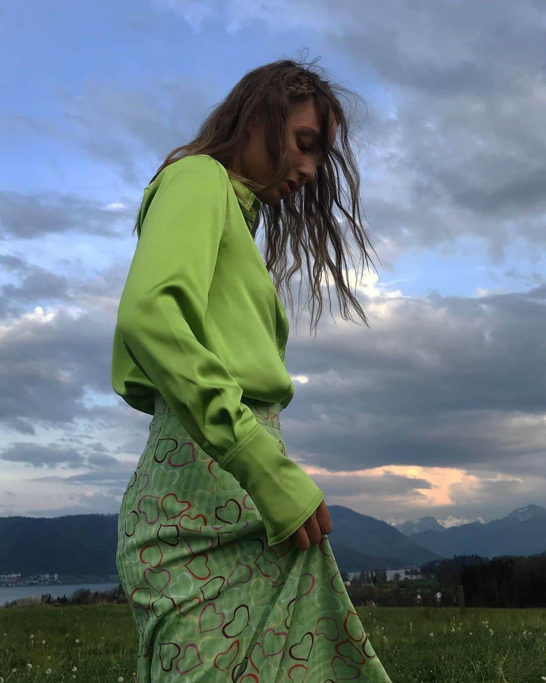 ベア・ハンソンのインスタグラム：「💚💚💚」