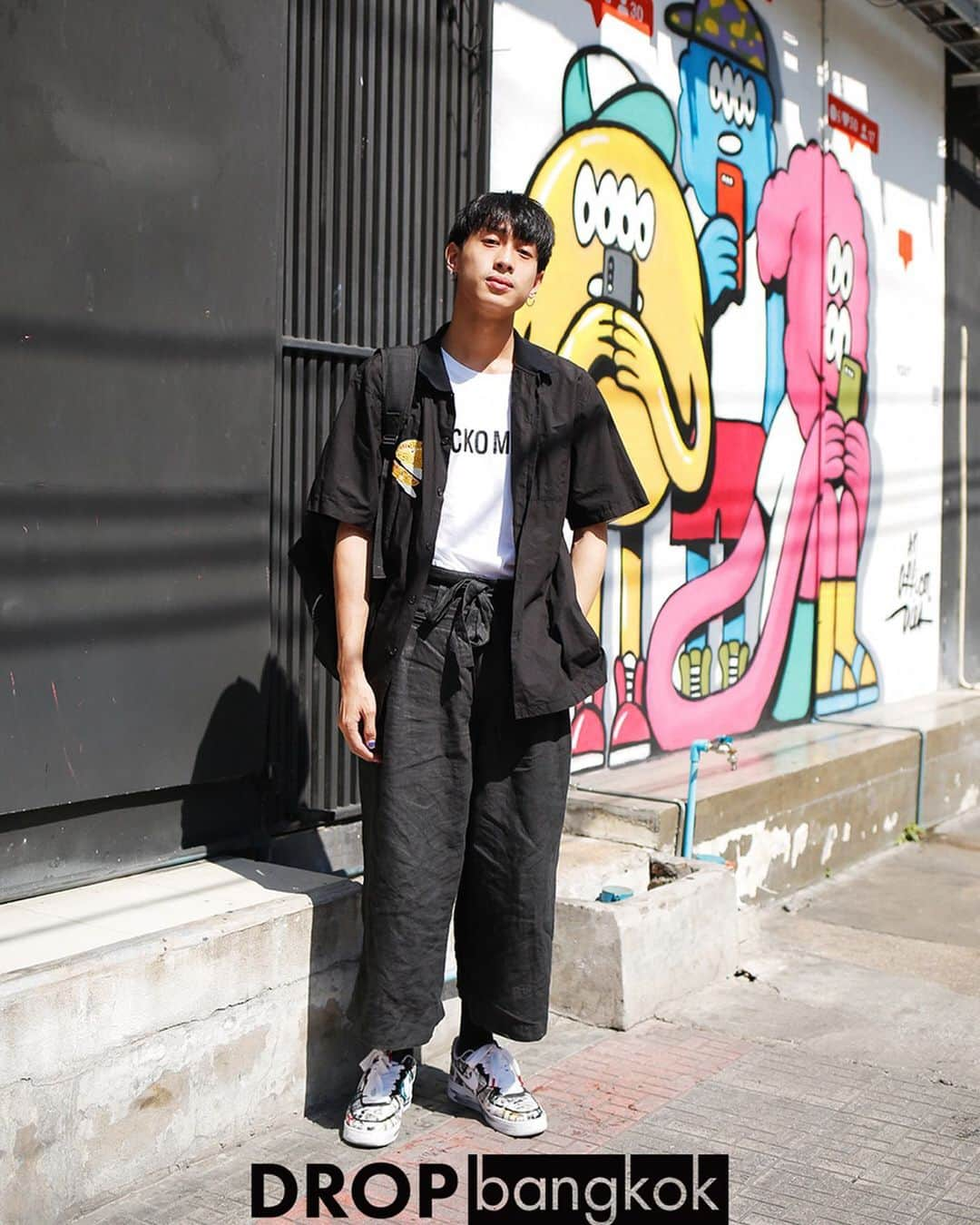 Droptokyoさんのインスタグラム写真 - (DroptokyoInstagram)「BANGKOK STREET STYLE #🇹🇭#bangkok #streetstyle#droptokyo#bangkok#thailand#streetscene#streetfashion#streetwear#streetculture#fashion#bangkokfashion#portrait#snap #แฟชั่น#ตะครุบ#การถ่ายภาพ#ポートレート#タイ#バンコク Photography: @abeasamidesu」5月2日 21時23分 - drop_tokyo