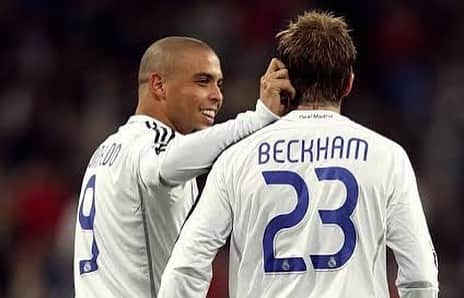 ロナウドのインスタグラム：「Happy birthday my friend @davidbeckham 🎉 Love you!」