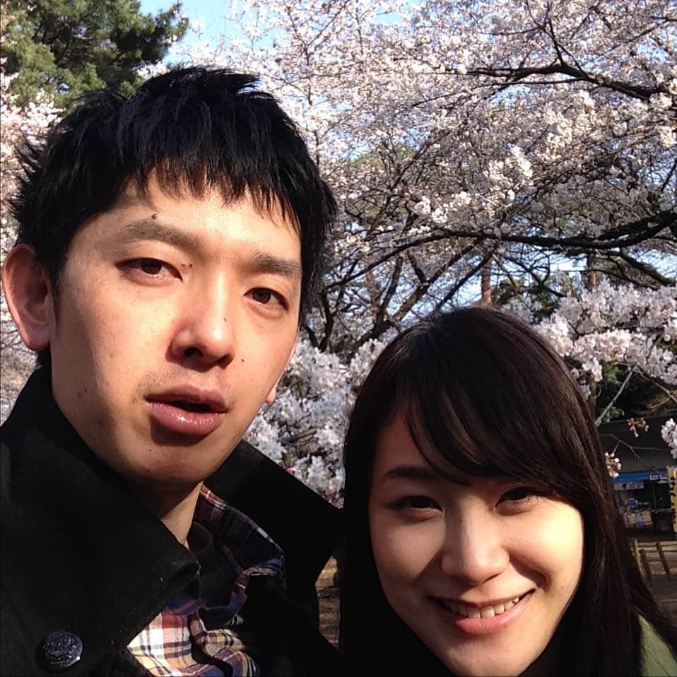 セゴリータ三世のインスタグラム：「写真整理してたらもう6年前の花見のが出てきた。 来年はぜひゆっくり花見したいですね🌸  #大宮公園」