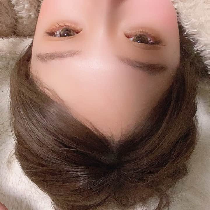 大石ほのかのインスタグラム：「髪色いい感じになってきた💓💓 . そしてお初めてオレンジメイクしてみました✨🧡可愛い？笑 まつ毛はしばらーく自まつげです笑👁 . 今日は🌸を見ながらたこ焼き食べながらシャボン玉しました💓🐙 . ちゃんとマスクして手洗いうがい消毒こまめに👍👍大事✨ . 久しぶりの円山だったけどいい所だなぁ✨✨ ワンチャンもいっぱいお散歩してて触れ合って可愛かった～✨🐶💓 .  #likeforlikes#photooftheday#followforfollowback#likeforfollow#follow4follow#instagood#❤#いいね返し#かわいい#夜遊び#乳スタグラム#巨乳#谷間#酒#Love#飲み会#ススキノ#ホステス#キャバクラ#キャバ嬢#ニュークラブ#バルセロナグループ#フィリア#歌舞伎町#六本木#中洲#北新地#ミナミ#錦#栄」