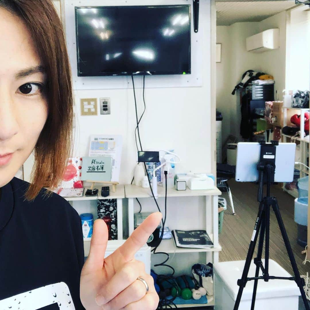 石岡沙織さんのインスタグラム写真 - (石岡沙織Instagram)「道場にテレビが付きました😆🙌 GWはオンラインレッスンのお試し期間！ 初日はLINEとミートを合わせてやってみたけど、うまく行ったり行かなかったり、、、 みんなで慣れていって、そうすればクオリティも上がってくるはず😊❗️ . #ステイホーム . それでも出来ることを❗️」5月2日 22時01分 - saori_ishioka_mma