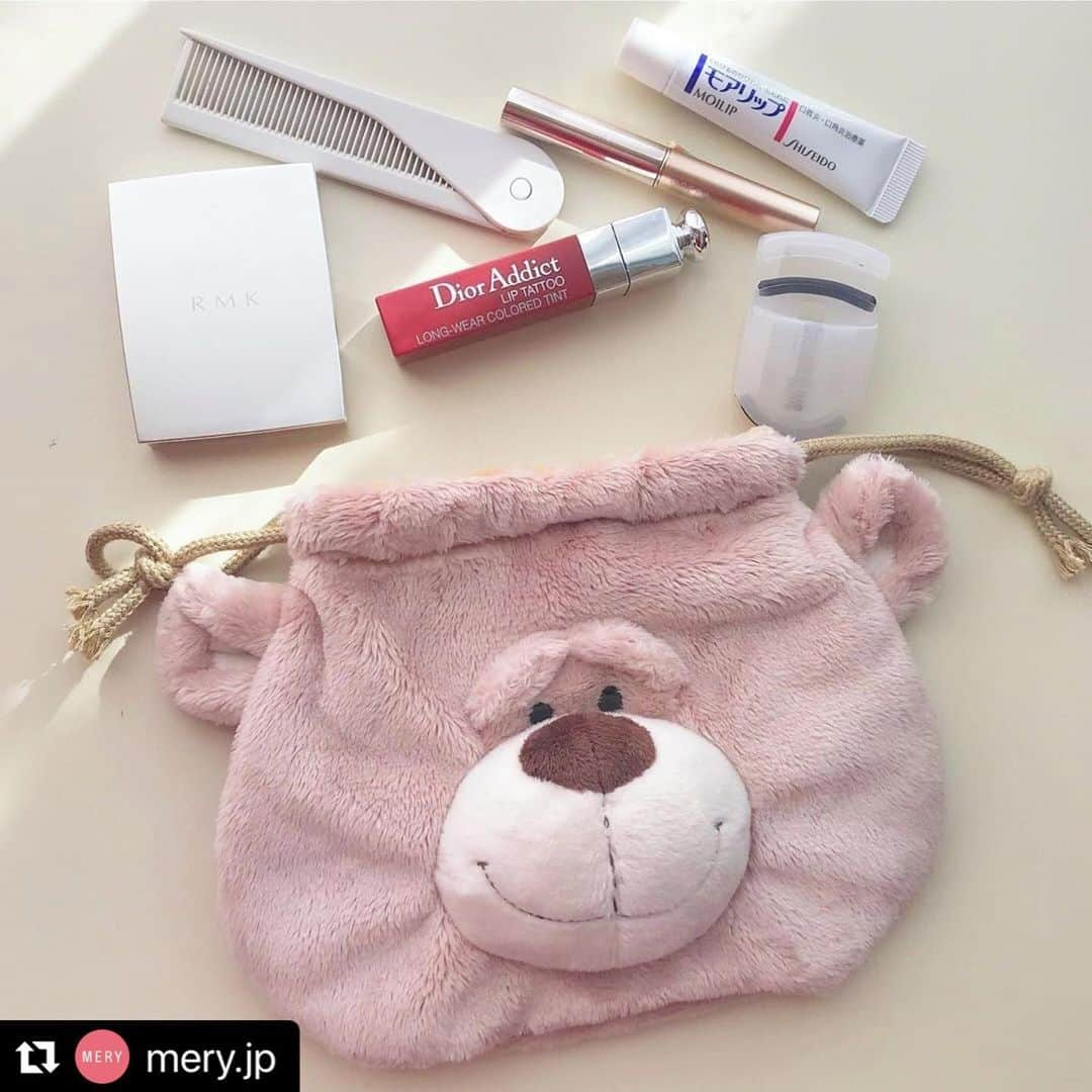 NICI JAPANさんのインスタグラム写真 - (NICI JAPANInstagram)「#Repost @mery.jp with @make_repost ・・・ . 『NICI（ニキ） @nici_japan』のくまさんポーチが可愛すぎる♡ふわっふわの触り心地と、なんとも言えないキュートな表情が人気のNICIのぬいぐるみが、ポーチになりました。毎日の持ち運びコスメがしっかり入る、使いやすいサイズ感です。 これからの季節は、クリアバッグからこのくまさんポーチを透かして見せてもかわいいですね。 . MERYでは他にも「かわいい」に近づくさまざまな情報を発信しています。 @mery.beauty コスメ・美容に特化した情報をお届け♡ @mery_spot 話題のカフェやお出かけスポットをご紹介！ こちらもぜひチェックしてみてください！ . . photo by @hrkmei925 @karen.h.0819 @aika_0059 . #MERY #regram #nici #pouch #bear #nicibear #fluffy #ニキ #ポーチ #くま #ぬいぐるみ #ポーチの中身 #コスメ #置き画 #置き画くら部 #バッグの中身 #バッグ #カバンの中身 #雑貨 #雑貨好き #かわいい #ぬいすたぐらむ #くまさん #ぬい撮り部 #お洒落 #お洒落さんと繋がりたい #MERY女子 #メリー」5月2日 13時35分 - nici_japan