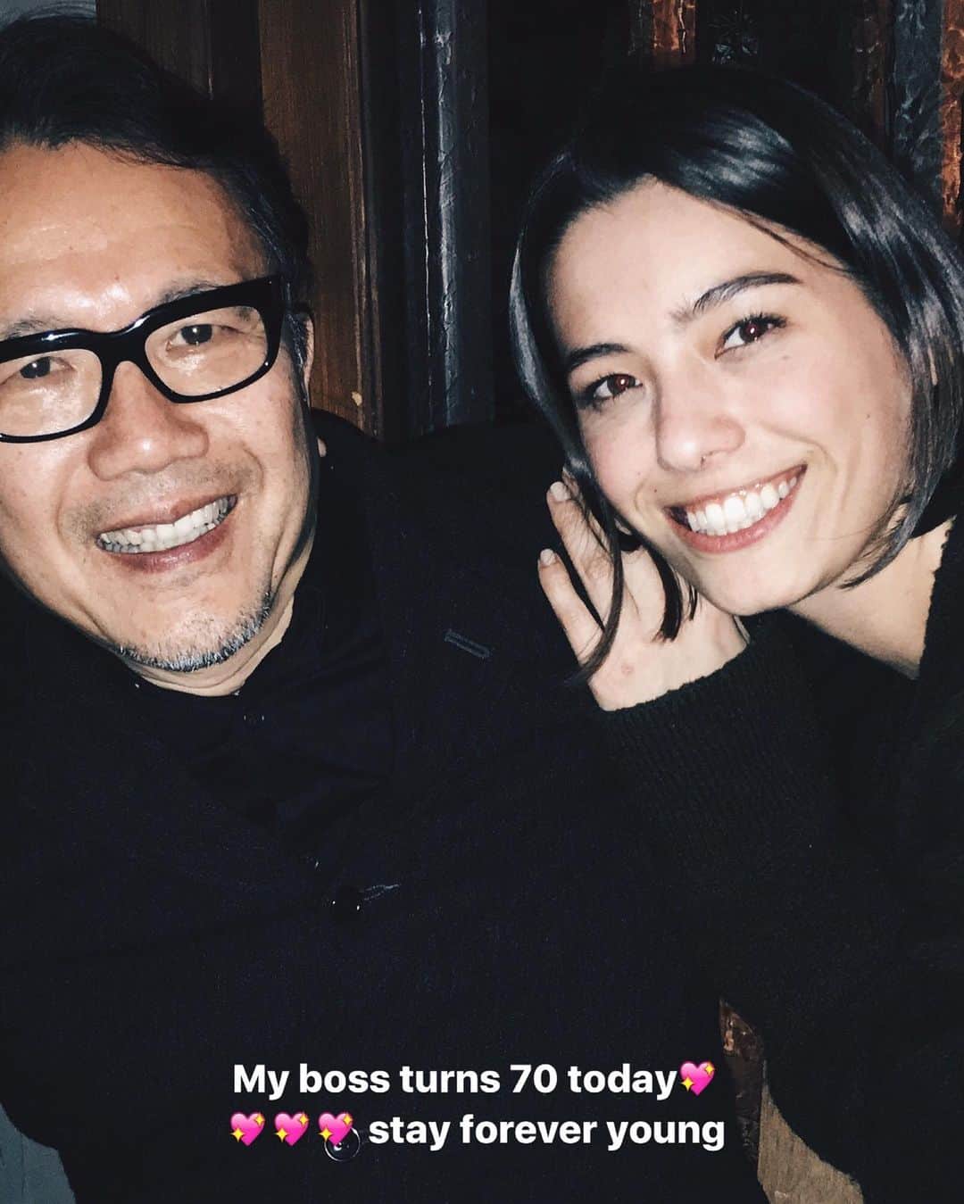 サンドバーグ直美さんのインスタグラム写真 - (サンドバーグ直美Instagram)「【7日間ブックカバーチャレンジ】 Day 4 #bookcoverchallenge 「IMPRESARIO 」  I love stories told by my boss, Sy Chen. He has so many life experiences and achievements that I never get bored working at his agency. In his book, he talks about how he started a Hollywood night club in the 80s, attracting the most posh people and icons including Andy Warhol. His successes lead to establishing his current branding agency in Tokyo, CIA, where he consults his clients (big and small) to cultivate and strengthen their brand identity “DNA.” He shaped brands like Uniqlo in the past by rebranding their logo, and simplifying their core products. This helped them strive to become the internationally recognized brand it is today.  Sy Chen is always a storm of energy⚡️⚡️🌪mentoring and pushing everybody to their fullest potential. I would super recommend this book that is full of his charm and inspiration.  #ciatokyo #storytime #sychen #chinaclub #uniqlo #aoyamaflowermarket #brandingagency #creativeagency #tokyo #la #ny #manila @ciabootlegmanila @sychen3531」5月2日 13時41分 - naomisundberg