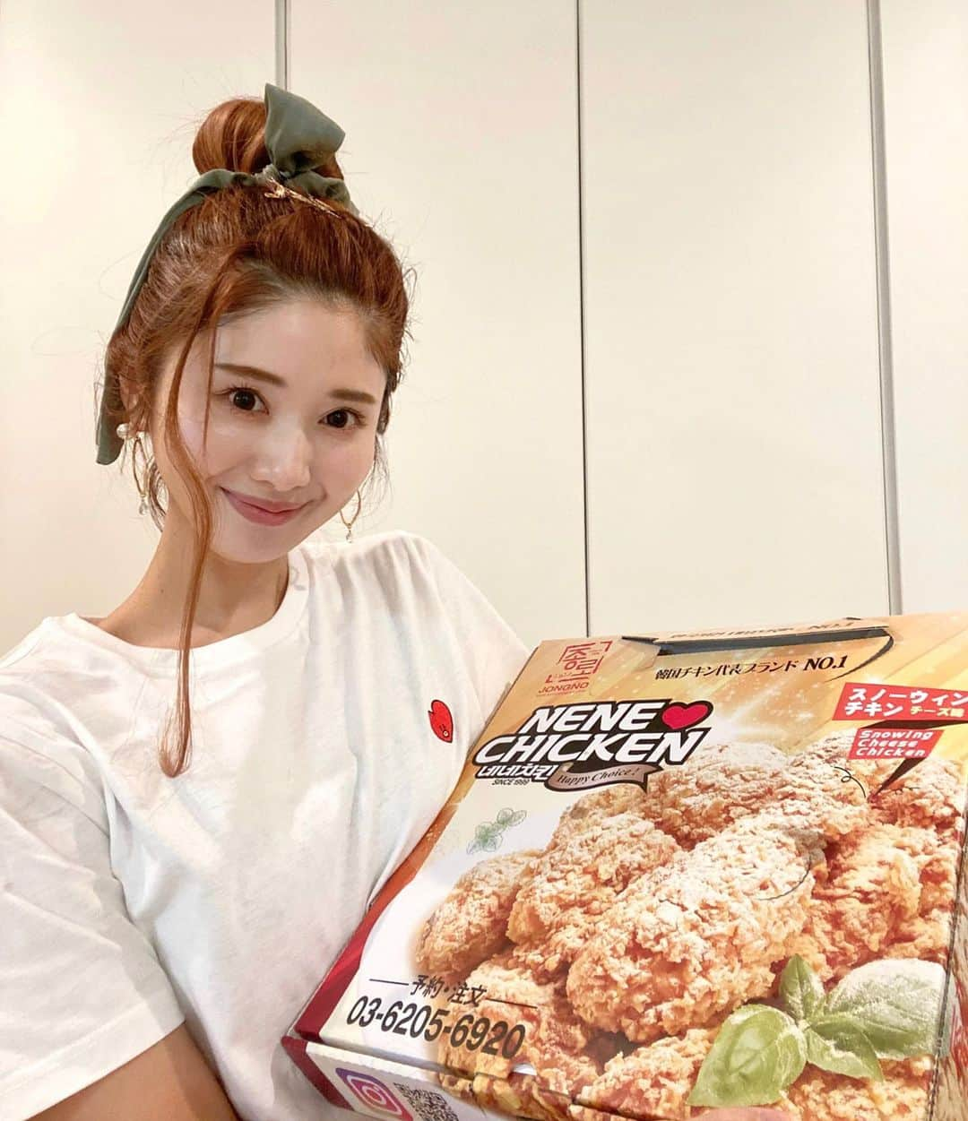 一木美里さんのインスタグラム写真 - (一木美里Instagram)「네네치킨〜❤️ @ubereats_japan ﻿  #愛の不時着 観るとチキン食べたくなっちゃうよね🥰﻿ ﻿ #kdrama#chicken#네네치킨#치킨﻿ #uber#おうち時間#stayhome#takeout#テイクアウトグルメ」5月2日 14時30分 - misato_ichiki