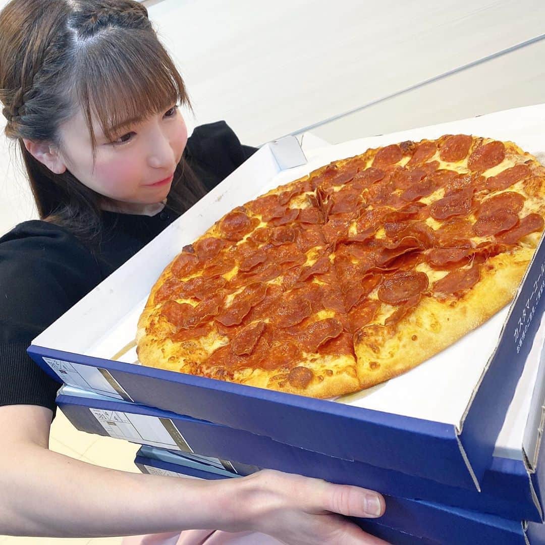 もえのあずきさんのインスタグラム写真 - (もえのあずきInstagram)「デリバリぴざ🤤🍕 #デリバリーピザ #pizza#ニューヨーカーピザ #大食い#もえあず」5月2日 14時38分 - moeazukitty