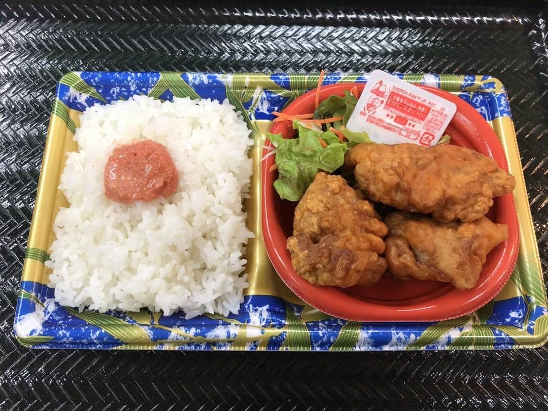 はなまるうどんさんのインスタグラム写真 はなまるうどんinstagram うどん 天ぷら おでん ご飯物 テイクアウトできます 今なら はなまるオリジナル お持ち帰り専用メニュー の 天丼 唐揚げ弁当 コロッケカレー 天ざる弁当