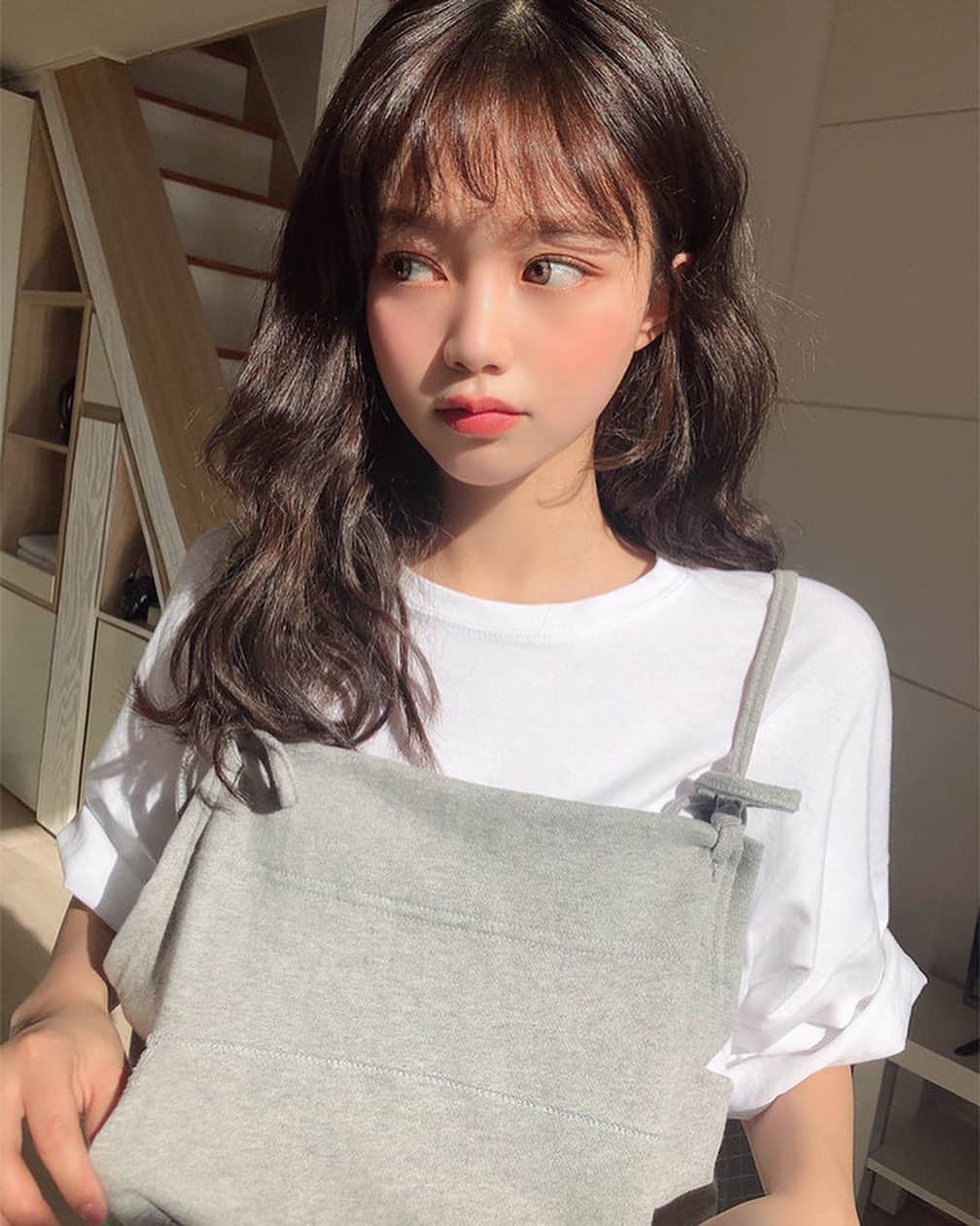Chuuのインスタグラム：「오늘은 뭐하지?? 늦잠을 자버려서 시간이 금방 지났어요👀 남은시간 알차게 보내야징😘😘 #chuuseoul」