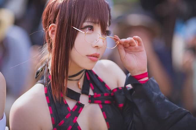 千尋のインスタグラム：「いま防災公園います！皆んなまってる やっぱ夏コミケは水着！涼しいです\(//∇//)\ 火曜日のブースで新作ありますよ\(//∇//)\ C98好熱啊！現在在防災公園～ 果然夏天就是要穿泳裝呢？ 四日目有新刊販售喔！  #エアコミケ #虞美人 #C98」