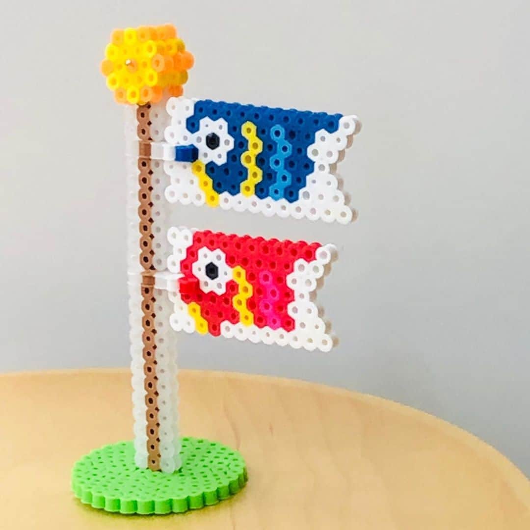 Perlerbeadsjp パーラービーズ さんのインスタグラム写真 Perlerbeadsjp パーラービーズ Instagram 5月5日は 子供の日 ですね 本日は朝からイエナカで星プレート 丸プレート しかくプレートlをつかって パーラービーズ で鯉のぼりを作ってみました 穏やか