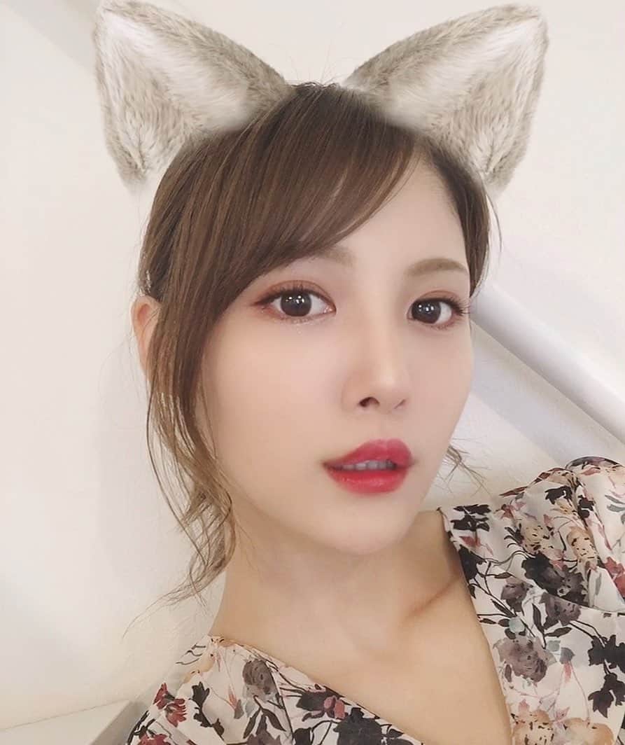 美沙玲奈のインスタグラム：「✧ 夏かな☻？水分補給してね🐾」