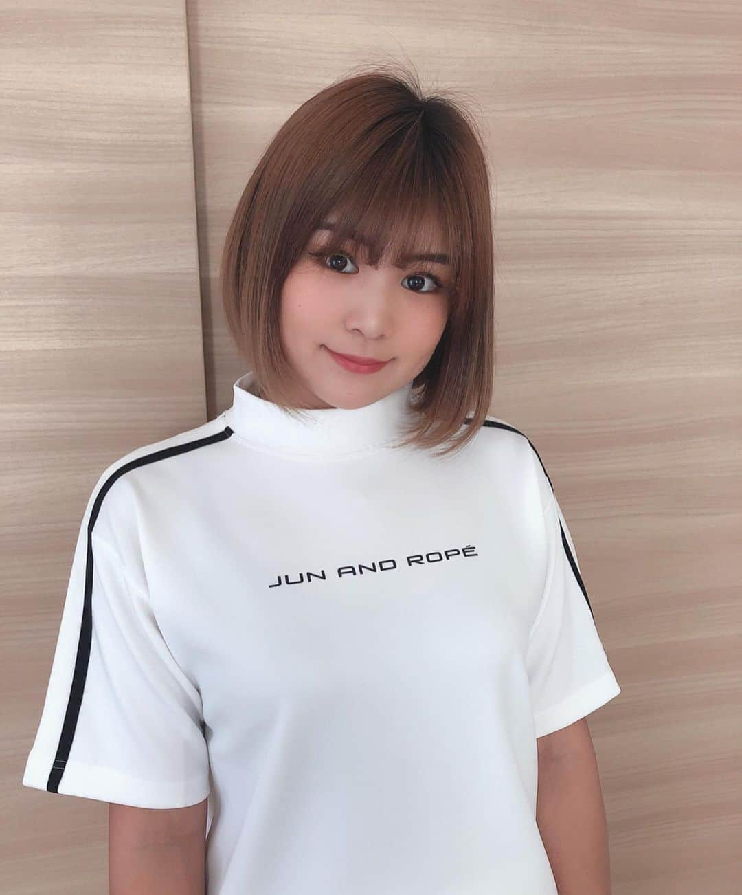 倉田珠里亜さんのインスタグラム写真 - (倉田珠里亜Instagram)「. お気に入りのウェア🏌️‍♀️ @junandrope  このセットアップ激カワです🧡！！ 早く試合で着たいなぁ☺️ #どうゆう表情？ #junandrope #2020」5月2日 16時52分 - julia.kurata