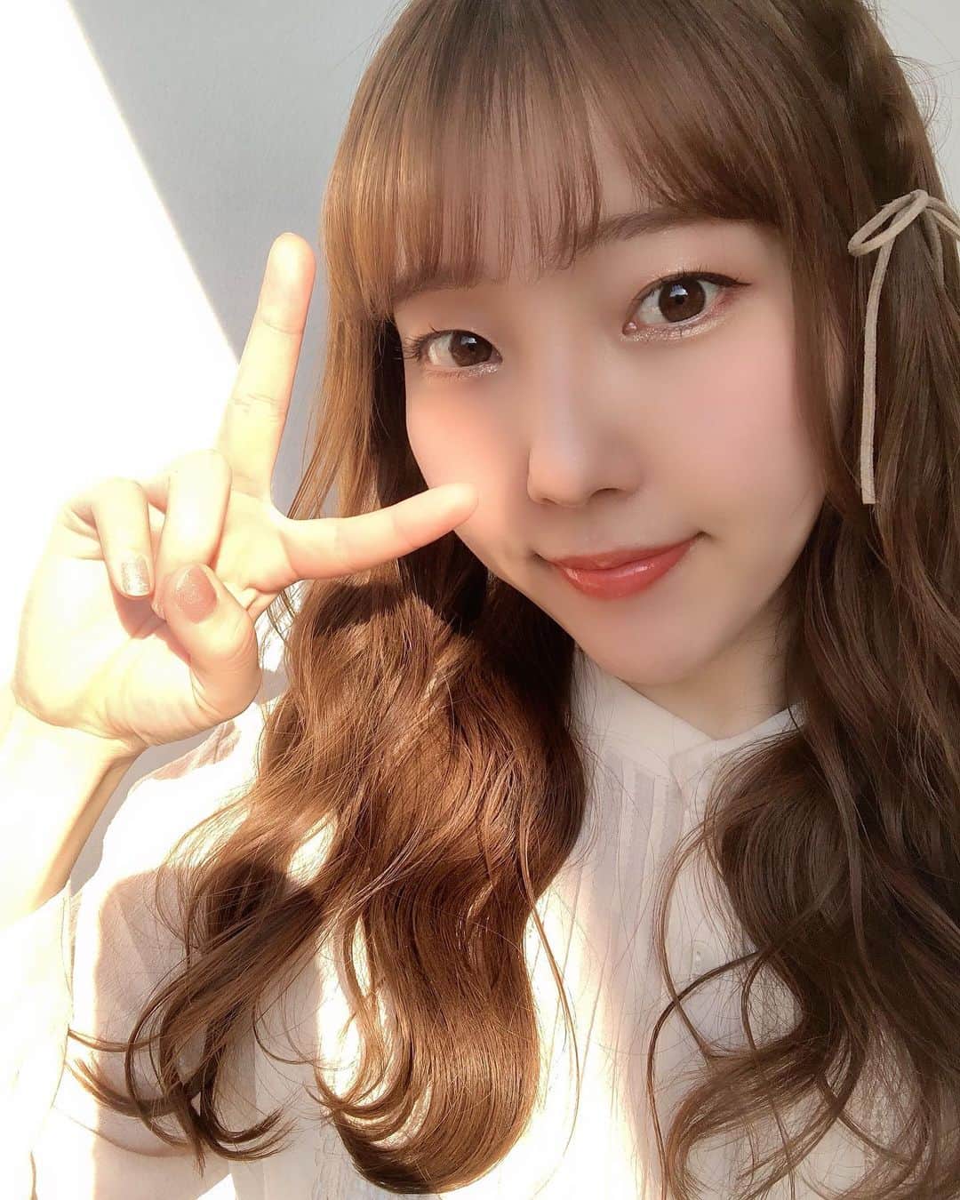 木下望のインスタグラム：「・ ・ 今日ののぞみ👗新しいワンピース届いた👗 ・ プルコギ食べました🥩 ・ ・ #today #todayscode #code #今日のコーデ #今日の私服 #私服 #onepiece #ワンピース #ワンピースコーデ #ベージュカラー #ベージュコーデ #ヘアアレンジ #巻き髪 #三つ編み #三つ編みアレンジ #wcloset #ダブルクローゼット #オレンジメイク #オレンジリップ #スタマリ」